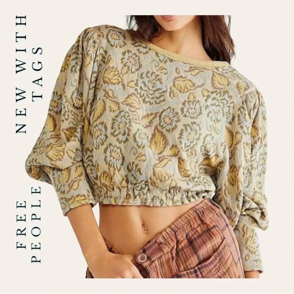 1217. FREE PEOPLE NO ORDINARY TOP SIZE XSMALL SWEATER LIKE MATERIAL FLORAL